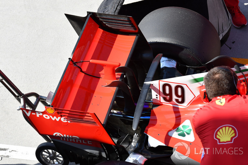 Detalle del alerón trasero del Ferrari SF71H