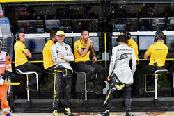 Nico Hulkenberg, Renault Sport F1 Team, Cyril Abiteboul, Renault Sport F1 Direktörü, Carlos Sainz Jr., Renault Sport F1 Team