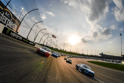 Pace-Laps: Kevin Harvick, Stewart-Haas Racing, Ford Fusion Busch Light, Ryan Blaney, Team Penske, Ford Fusion REV Group