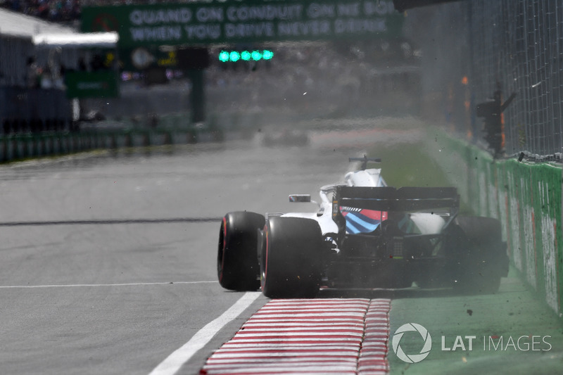 Lance Stroll, Williams FW41 hits Champions Wall in FP1