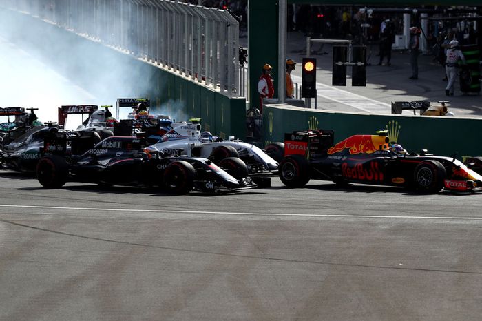 A F1 esteve no Azerbaijão no circuito de rua de Baku