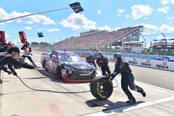 Denny Hamlin, Joe Gibbs Racing Toyota, pit action