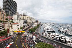 Marcus Ericsson, Sauber C35 leads Felipe Nasr, Sauber C35