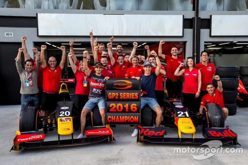 Antonio Giovinazzi, PREMA Racing y Pierre Gasly, PREMA Racing celebra su campeonato con el equipo