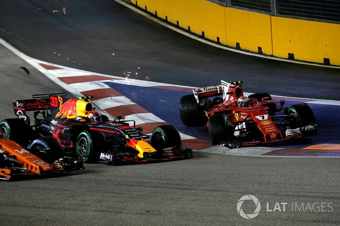 Choque de Sebastian Vettel, Ferrari SF70H,  Kimi Raikkonen, Ferrari SF70H y Max Verstappen, Red Bull Racing RB13 en la arrancada