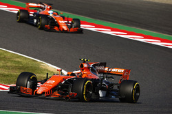 Stoffel Vandoorne, McLaren MCL32, Fernando Alonso, McLaren MCL32