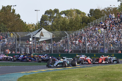 Lewis Hamilton, Mercedes AMG F1 W08, Sebastian Vettel, Ferrari SF70H, Valtteri Bottas, Mercedes AMG