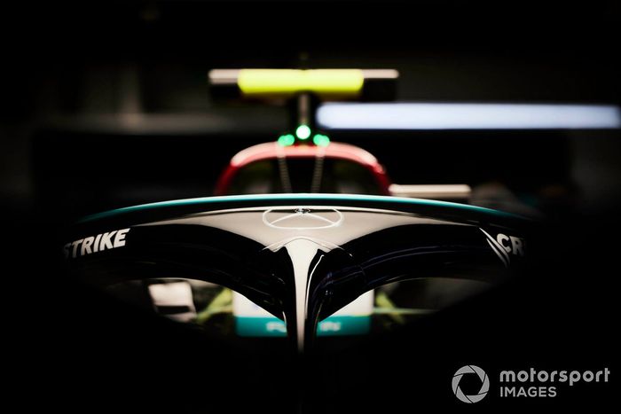 El halo en el coche de Valtteri Bottas, Mercedes W12 