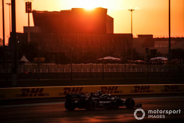 Lewis Hamilton, Mercedes W12