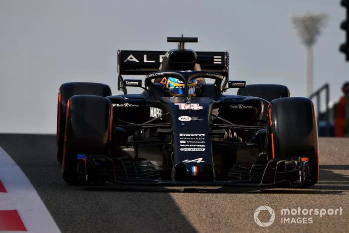 Fernando Alonso, Alpine/Renault RS18 adaptado (muleto) con los Pirelli de 18 pulgadas 