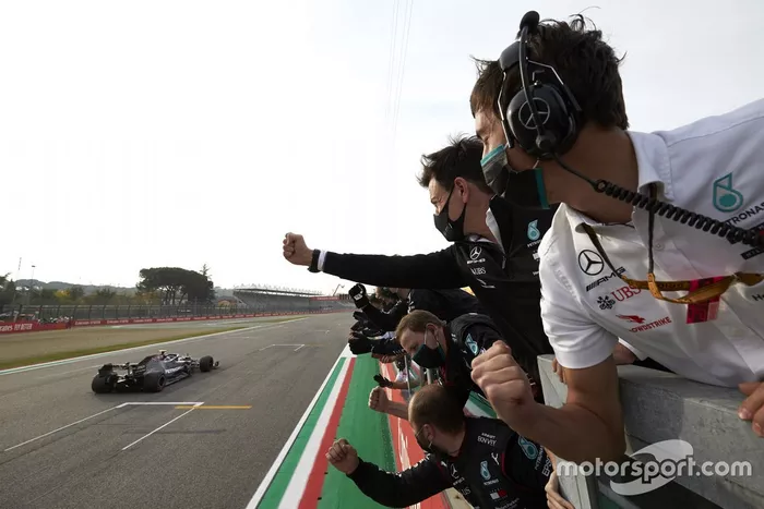 Segundo lugar Valtteri Bottas, Mercedes F1 W11
