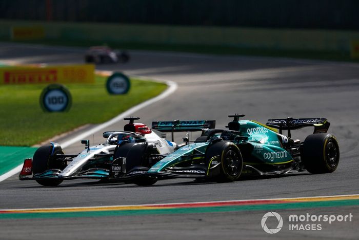 George Russell, Mercedes W13, lucha con Lance Stroll, Aston Martin AMR22