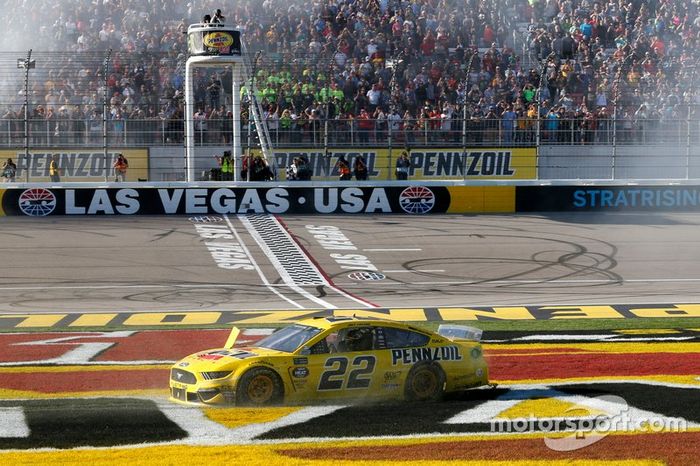 Ganador Joey Logano, Team Penske, Ford Mustang Pennzoil
