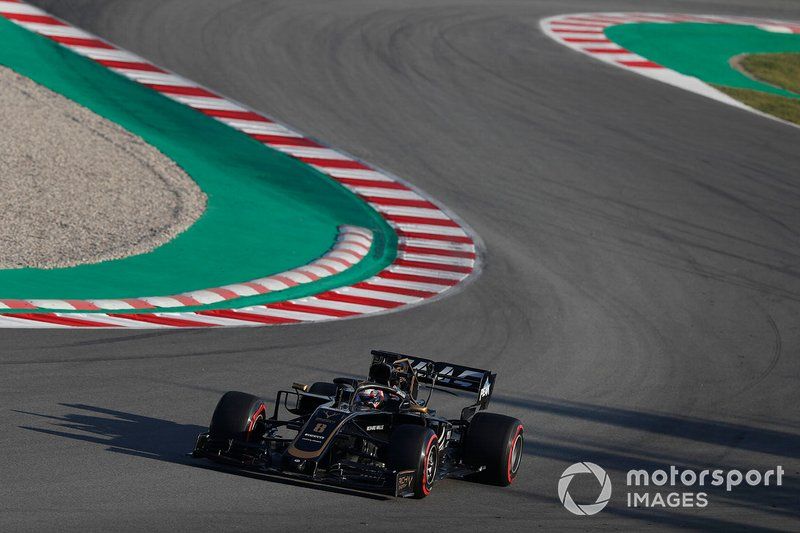 Romain Grosjean, com a Haas VF-19, foi o nono