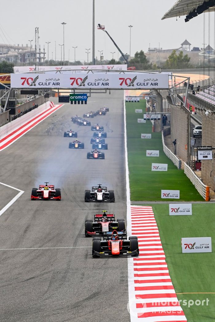 Felipe Drugovich, MP Motorsport y Callum Ilott, UNI-Virtuosi 