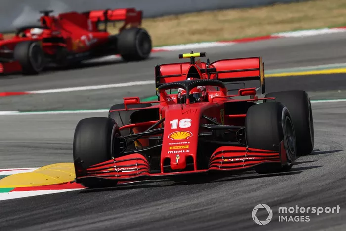 Charles Leclerc, Ferrari SF1000, precede Sebastian Vettel, Ferrari SF1000
