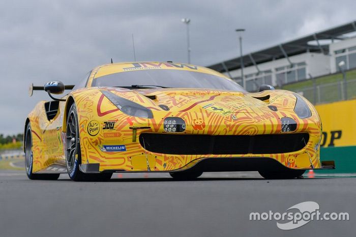 #84 JMW Motorsport Ferrari 488 GTE: Jeff Segal, Rodrigo Baptista, Wei Lu  