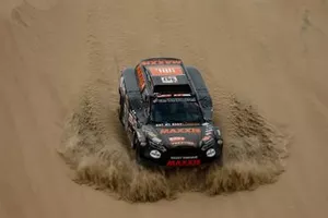 Tim en Tom Coronel in de duinen