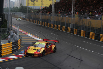 #912 Manthey-Racing Porsche 911 GT3 R: Earl Bamber