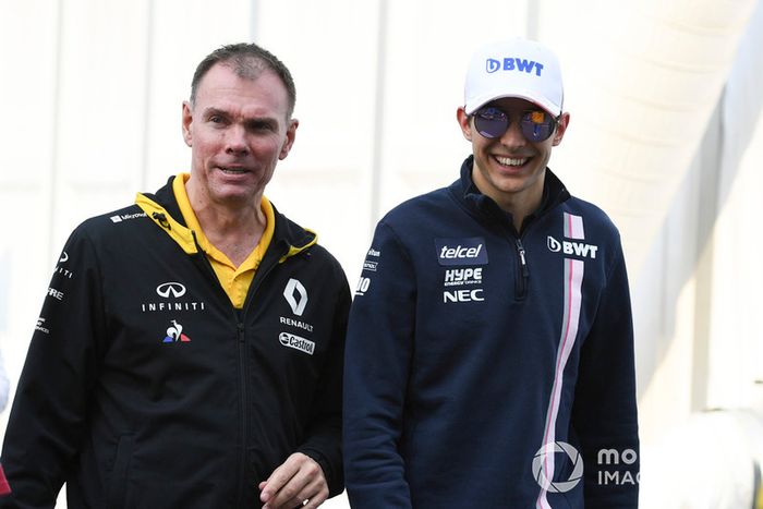 A Ocon también se le ha relacionado con Renault, aunque Wolff ha dicho que solo liberaría al piloto para que vaya al equipo francés si hay una disculpa de Abiteboul. A finales de 2018, sin sitio en Racing Point, Renault se comprometió a ficharle, pero luego se hicieron con Ricciardo. El australiano llegó como superestrella para este año, por lo que, de llegar, Ocon sustituiría a un Hulkenberg