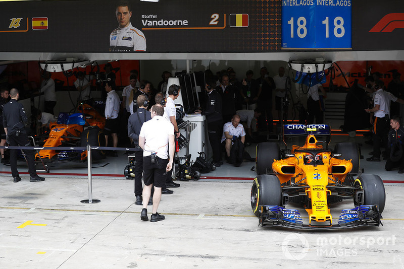 Stoffel Vandoorne, McLaren MCL33, exits the team's garage