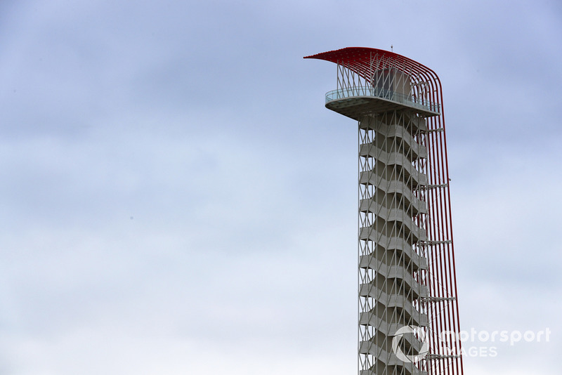La tour du circuit
