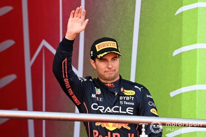 Podio: segundo lugar Sergio Pérez, Red Bull Racing