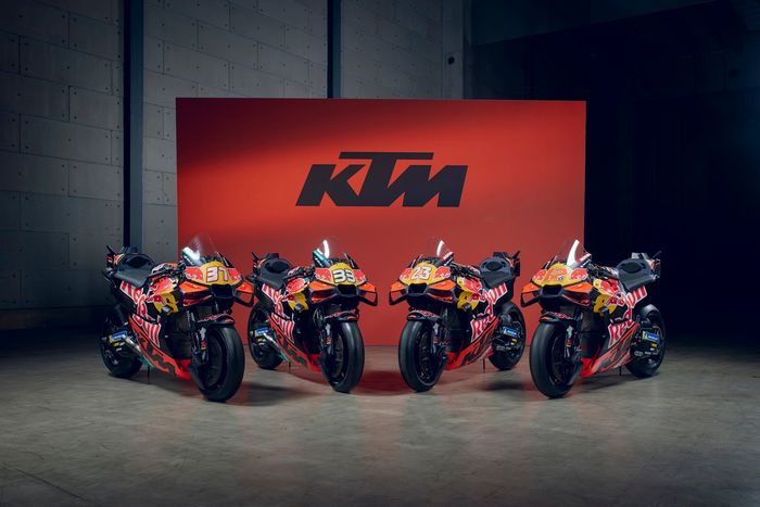 Moto di Pedro Acosta, Red Bull KTM Factory Racing, Brad Binder, Red Bull KTM Factory Racing, Enea Bastianini, Red Bull KTM Tech 3, Maverick Vinales, Red Bull KTM Tech 3
