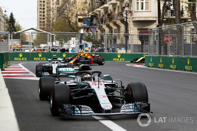 Lewis Hamilton, Mercedes AMG F1 W09, Valtteri Bottas, Mercedes AMG F1 W09, and Daniel Ricciardo, Red Bull Racing RB14 Tag Heuer