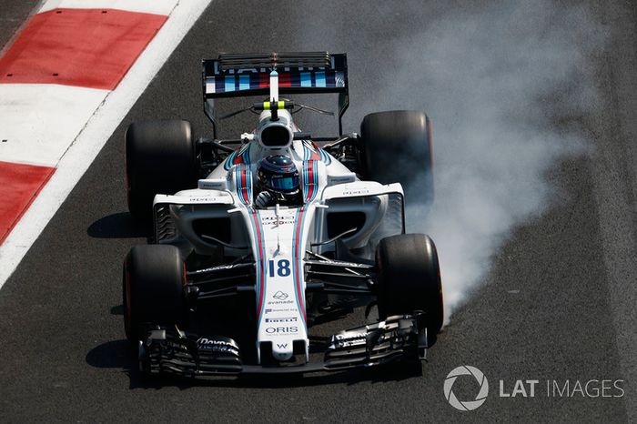 Lance Stroll, Williams FW40, locks up