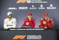 El Segundo lugar Lewis Hamilton, Mercedes-AMG F1, ganador de la carrera Sebastian Vettel, Ferrari y