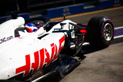 Romain Grosjean, Haas F1 Team VF-18 Ferrari, leaves the garage