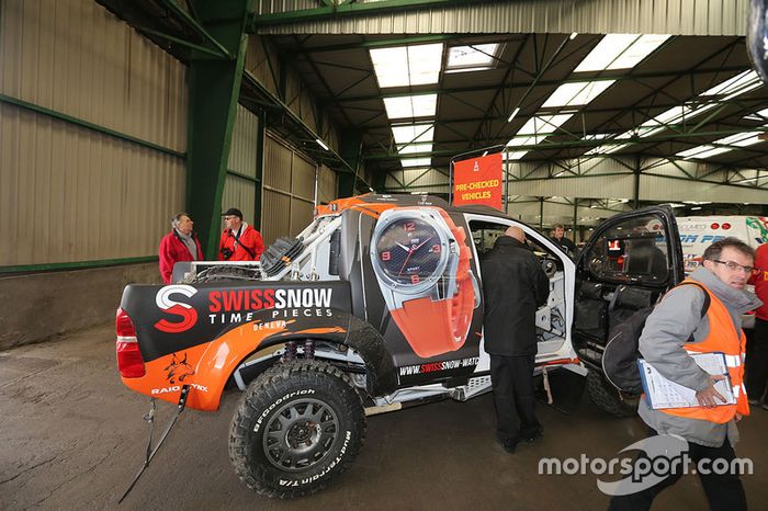 Los equipos se preparan en Le Havre para el largo viaje a Lima, Perú