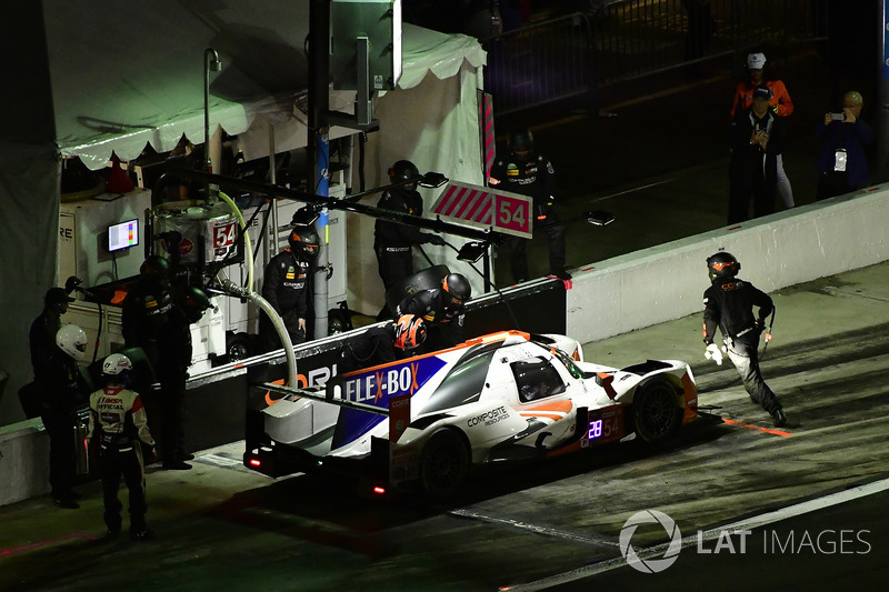 #54 CORE autosport ORECA LMP2, P: Jon Bennett, Colin Braun, Romain Dumas, Loic Duval pit stop