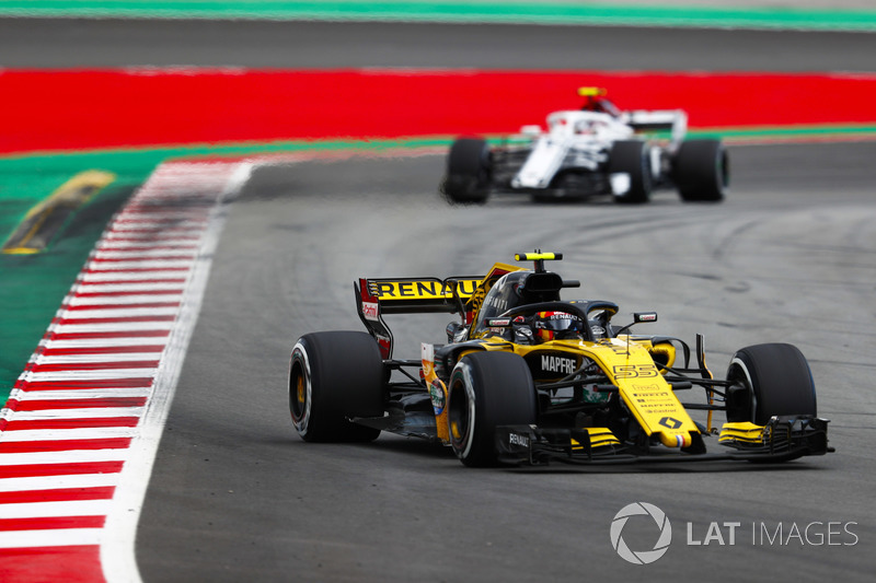 Carlos Sainz Jr., Renault Sport F1 Team R.S. 18, Charles Leclerc, Sauber C37