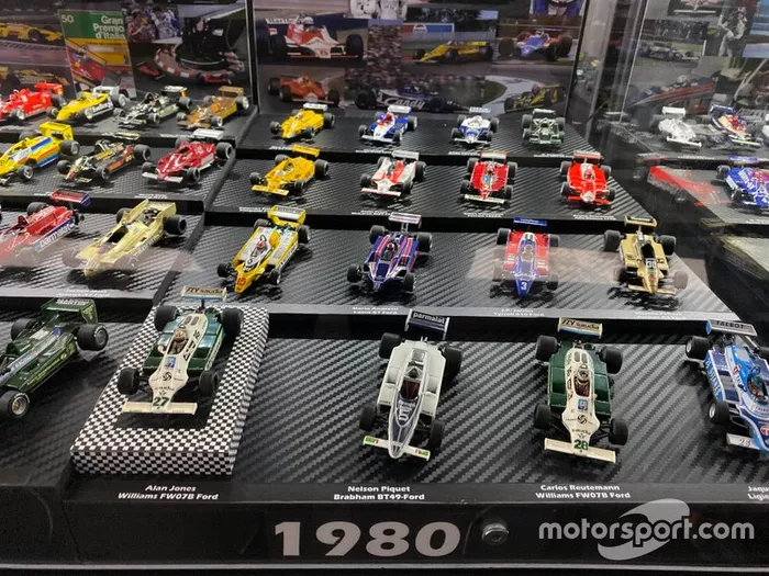 Colección de coches miniatura de F1