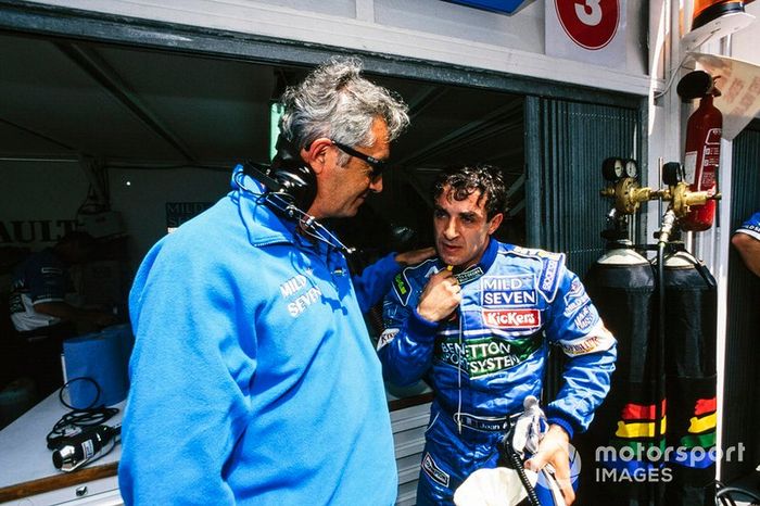 Flavio Briatore, jefe de equipo de Benetton F1 y Jean Alesi, Benetton