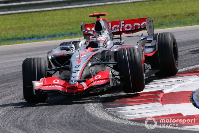 Fernando Alonso, McLaren Mercedes, MP4-22

