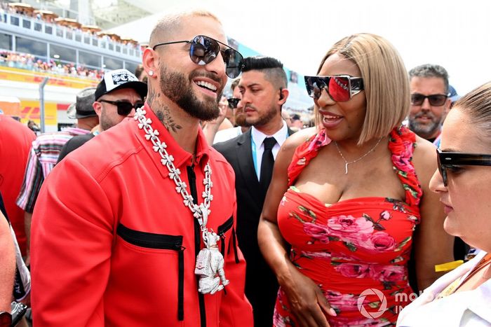 Serena Williams en la parrilla con Maluma