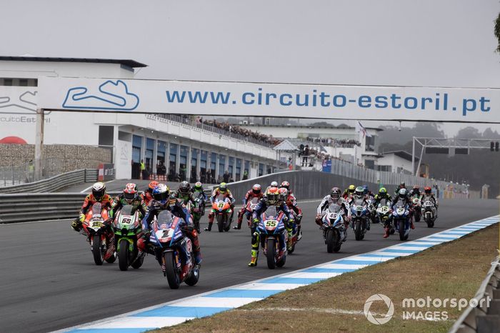Race start, Toprak Razgatlioglu, Pata Yamaha WorldSBK leads