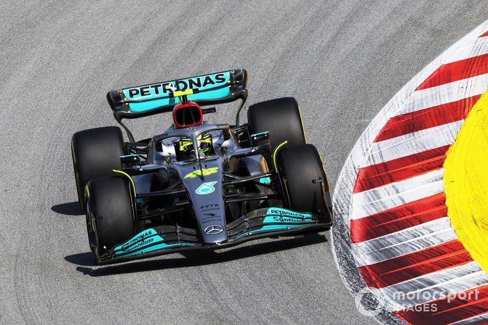 Lewis Hamilton, Mercedes W13