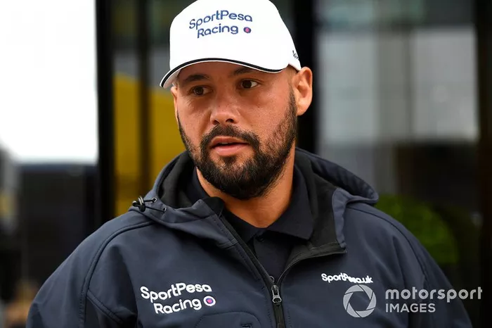 El ex boxeador profesional Tony Bellew