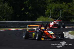 Dennis Hauger, Van Amersfoort Racing