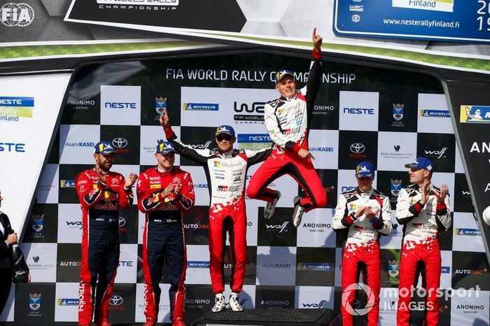 Podio: il vincitore Ott Tänak, Martin Järveoja, Toyota Gazoo Racing WRT Toyota Yaris WRC, il secondo classificato Esapekka Lappi, Janne Ferm, Citroën World Rally Team Citroen C3 WRC, il terzo classificato  Jari-Matti Latvala, Miikka Anttila, Toyota Gazoo Racing WRT Toyota Yaris WRC