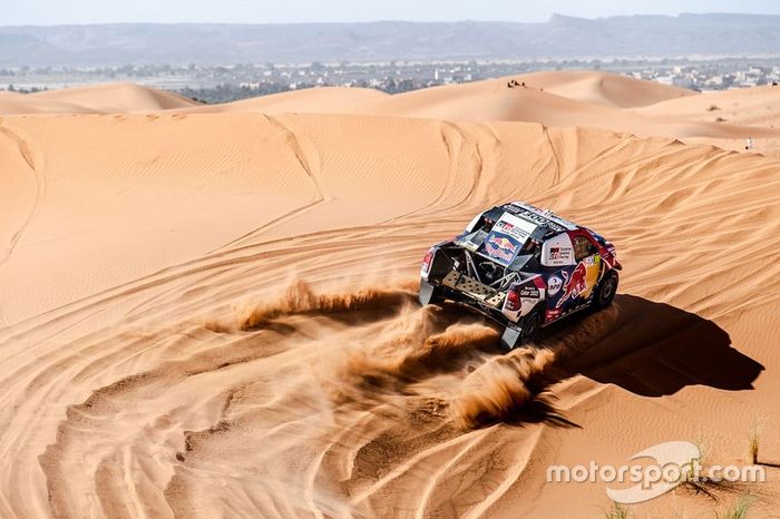 #300 Toyota Gazoo Racing Toyota Hilux: Nasser Al-Attiyah, Matthieu Baumel