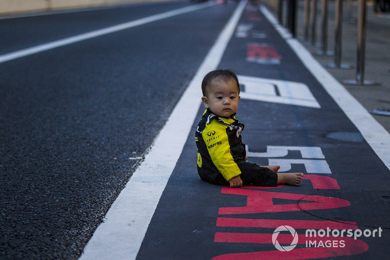 Un pequeño fan de Renault Sport F1 Team