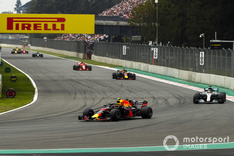 Max Verstappen, Red Bull Racing RB14, Lewis Hamilton, Mercedes AMG F1 W09 EQ Power+, Daniel Ricciardo, Red Bull Racing RB14, Sebastian Vettel, Ferrari SF71H, y Valtteri Bottas, Mercedes AMG F1 W09 EQ Power+