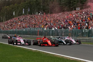 Esteban Ocon, Racing Point Force India VJM11, Sebastian Vettel, Ferrari SF71H, Lewis Hamilton, Mercedes AMG F1 W09 and Sergio Perez, Racing Point Force India VJM11 on lap 1