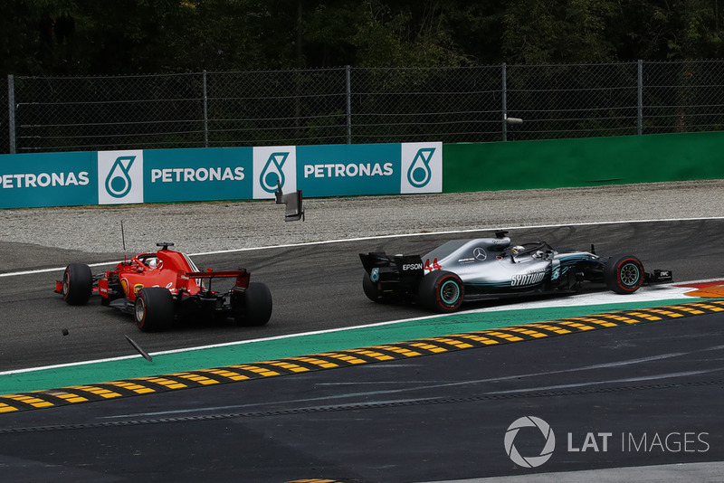 El Hamilton más listo y valiente aprovecha la pifia de Ferrari