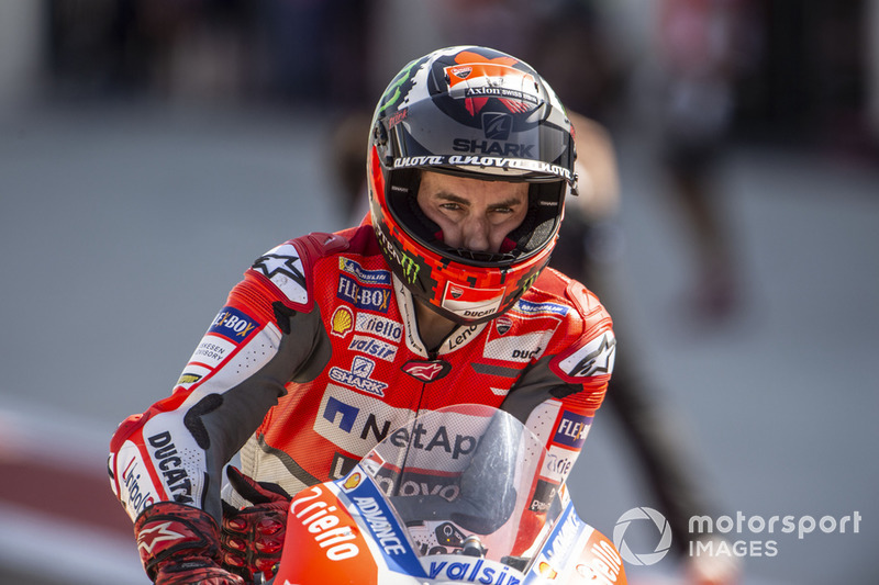 “Em Misano a queda foi completamente culpa minha, desta vez o Marc destruiu a minha corrida, destruiu o meu pé, destruiu também a grande possibilidade de eu vencer e provavelmente também a corrida da Tailândia.”